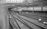 0037asp Derailed coaches & loco at Euston 13 Feb 1988.jpg