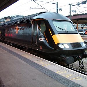 A nice shot of 43067 about to lead its train to London Kings Cross. The loco glisten's after its new repaint...