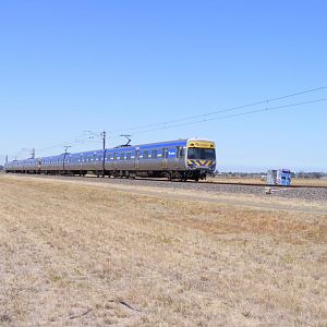 A 6 car Comeng train on an UP Werribee line service. Febuary 18th 2008.