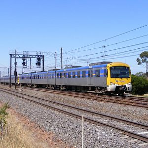 A 6 car Siemens train in Connex livery running a DOWN service to Werribee, February 16th, 2008.