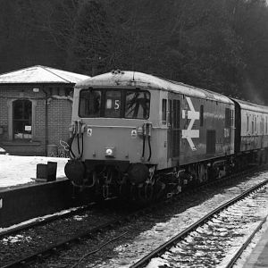 class 73 entering shackerstone station
