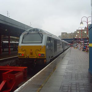 67013 waits at Marylebone to form a train to Wrexham.