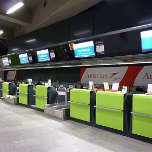 Vienna City Airport Train in-town check-in