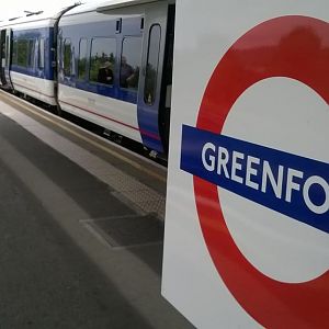 Chiltern Railways 165006 on loan to FGW at Greenford 12/08/2014