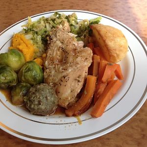 XC Trains pre-order hot meal option, Traditional Roast Chicken.