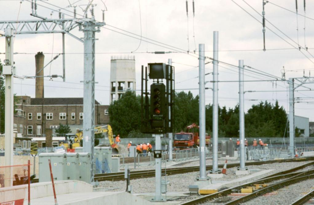 Building work on what was to become the throat for St Pancras West, where MML would move into two years later.  (Aug 2004)