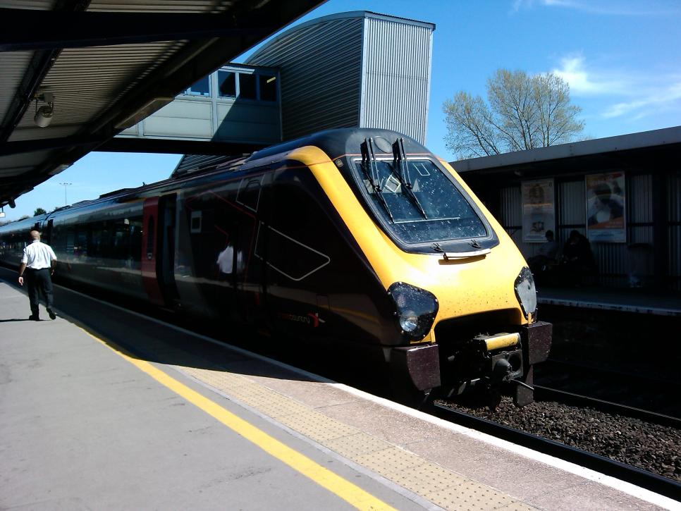 Cross Country Class 220 at Bristol Parkway, 06.05.2013