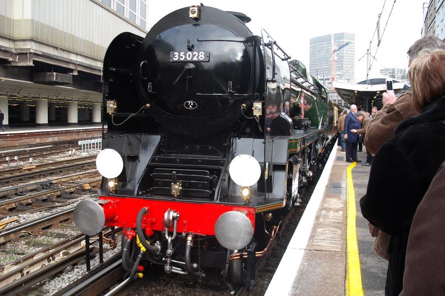 Merchant Navy No. 35028 Clan Line about to leave london victoria for Guildford on the VSOE Luncheon Excursion on 14th February 2009.