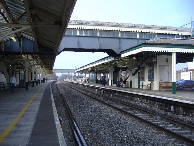Chippenham_Railway_Station.jpg