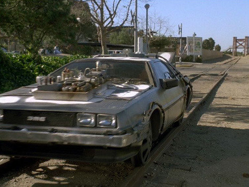 Delorean-1985-tracks.jpg