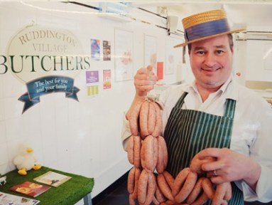 Butcher-Shane-Ginty-with-sausages-2018.jpg