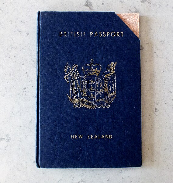 569px-Third_Type_of_New_Zealand_Passport_1950s_1960s.JPG