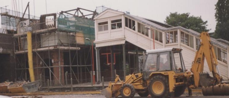 station+being+demolished+1990.jpg