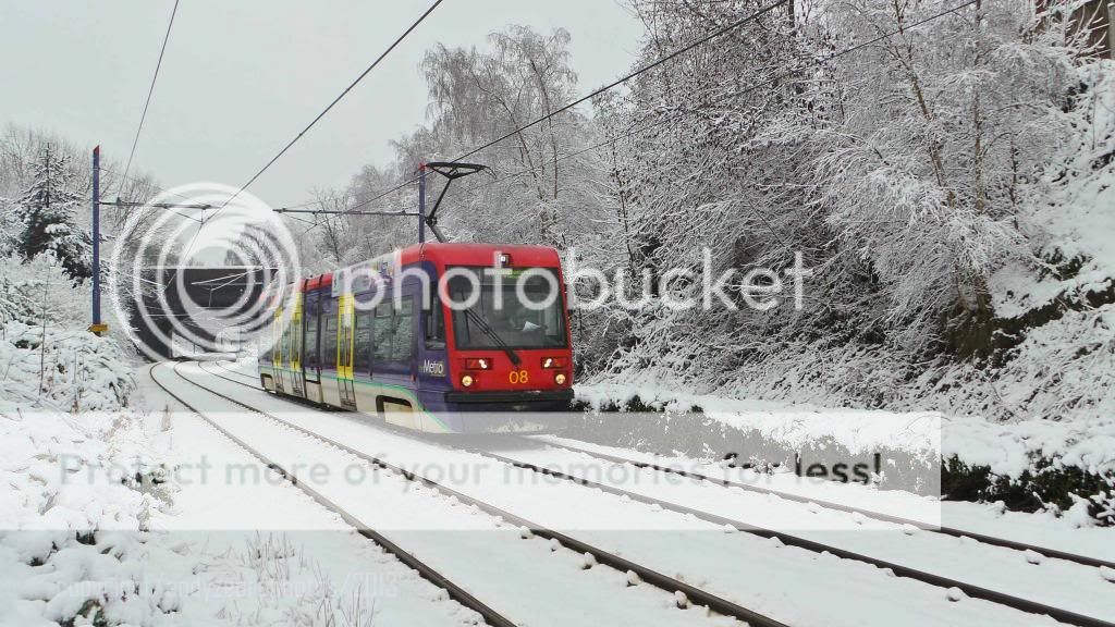 Trams_in_the_snow_11_02_2013_019_zps979d8a7b.jpg