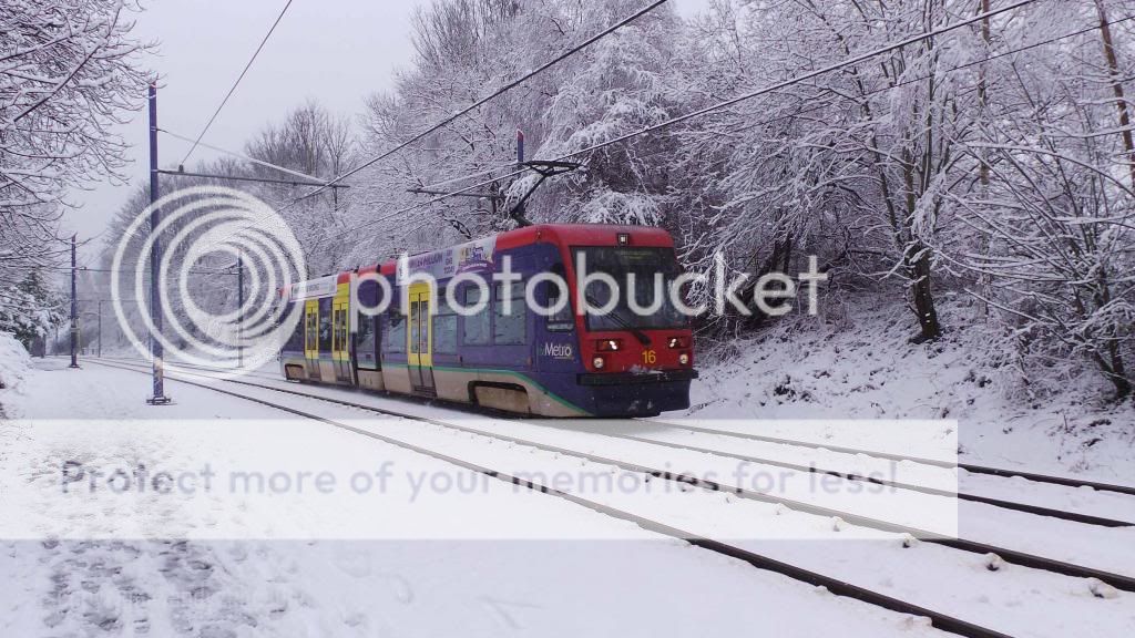 Trams_in_the_snow_11_02_2013_029_zps1919bcb2.jpg