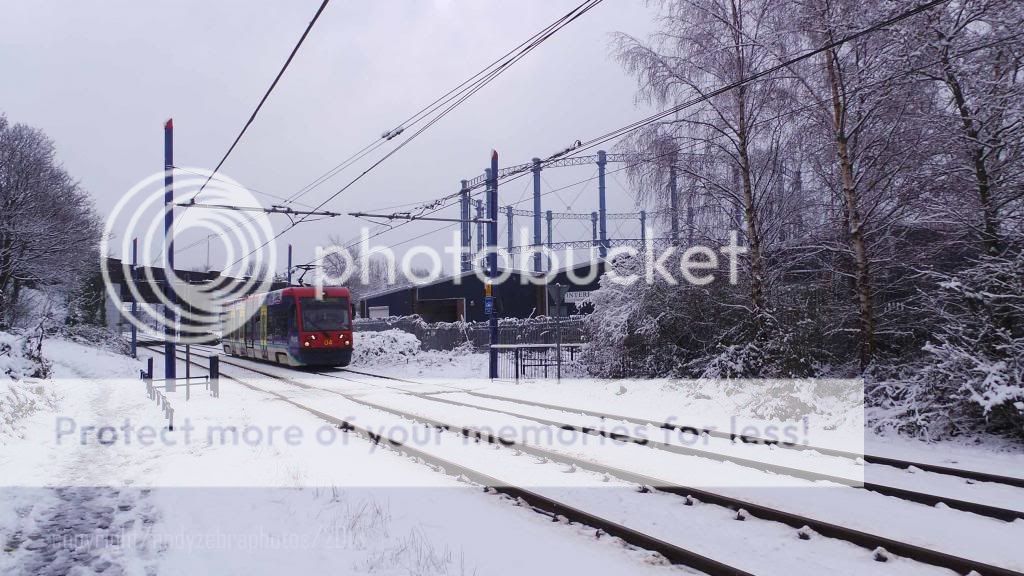 Trams_in_the_snow_11_02_2013_046_zpse82fbd61.jpg