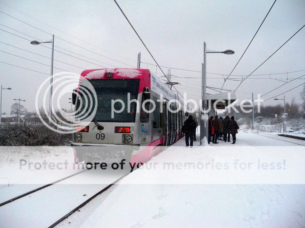 trams_snow_kodak_23_03_13_036_zps11c3808f.jpg