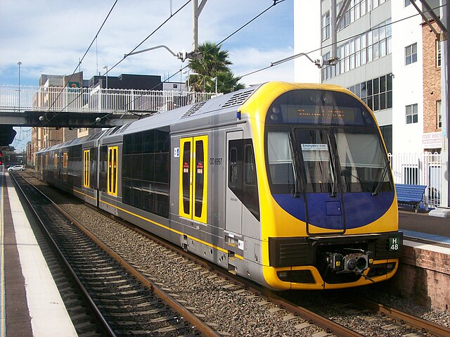640px-Oscar_H48_at_Civic_railway_station.JPG
