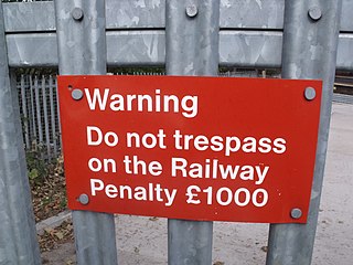 320px-Tyseley_Station_-_sign_-_Warning_-_Do_not_trespass_on_the_Railway_Penalty_%C2%A31000_%286155343711%29.jpg