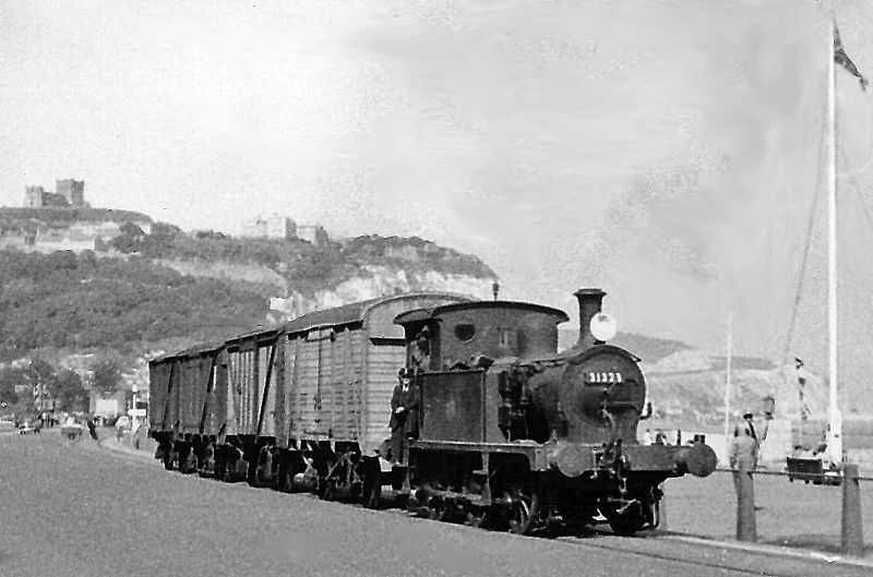 800px-Dover_Marine_Parade_Goods_train_from_Eastern_Dock_geograph-2663003-by-Ben-Brooksbank.jpg