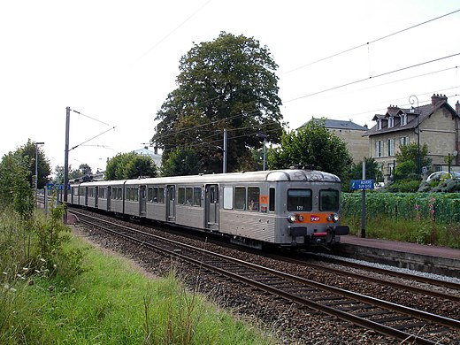 520px-Gare_d_Auvers-sur-Oise_05.jpg